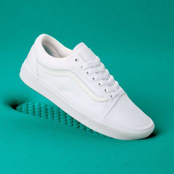 Panske Tenisky Vans Comfycush Old Skool Biele VA52FKBUE